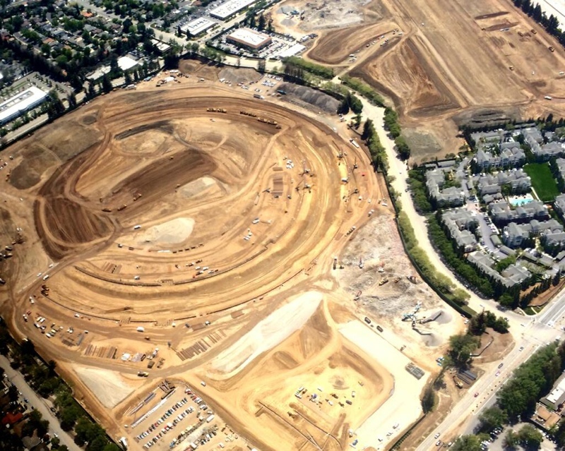 Apple’s Spaceship Campus Takes Shape